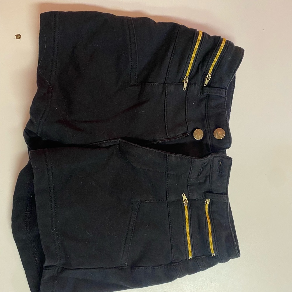 Women’s stretchy shorts